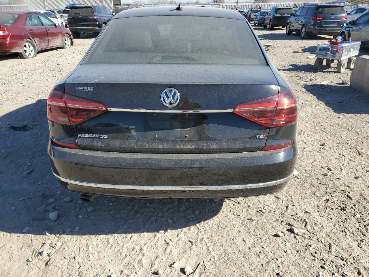 2018 Volkswagen Passat Se VIN: 1VWBA7A38JC042369 Lot: 92530785
