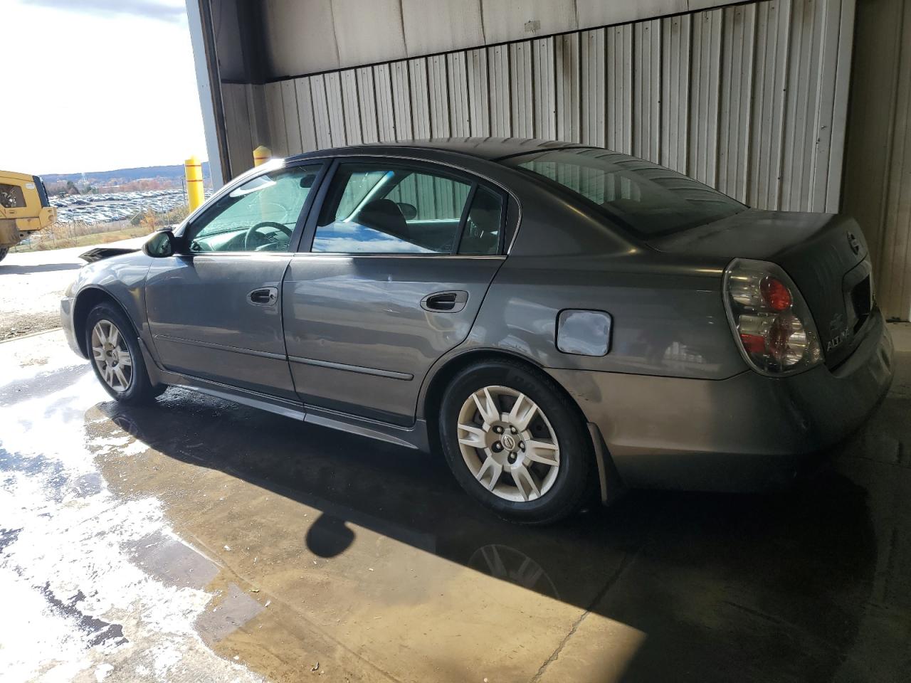 2005 Nissan Altima S grey null gas 1N4AL11DX5N460172 photo #3