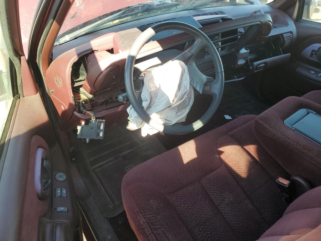 1996 Chevrolet Gmt-400 C1500 VIN: 2GCEC19M1T1200676 Lot: 91773105