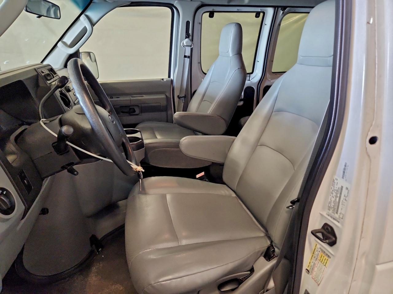 2013 Ford Econoline E350 Super Duty Wagon VIN: 1FBNE3BL5DDA76249 Lot: 92716245