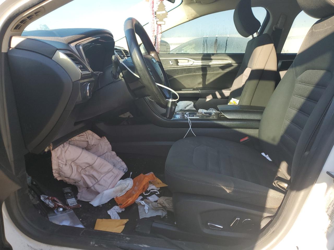 2017 Ford Fusion Se VIN: 3FA6P0H7XHR393112 Lot: 90872625