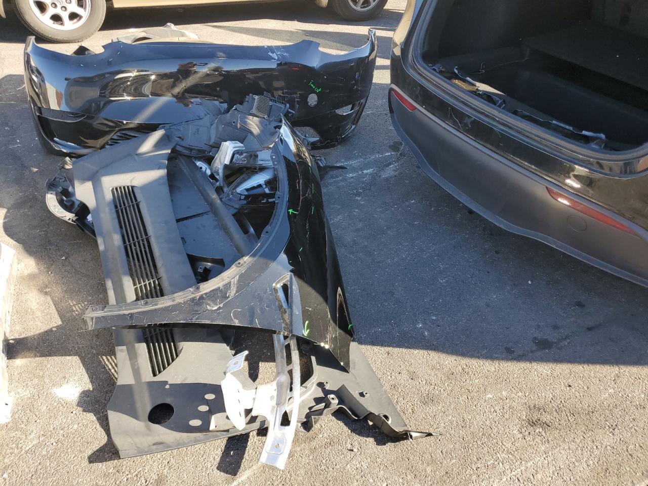 2025 Tesla Model Y VIN: 7SAYGDEE5SF233065 Lot: 91827385