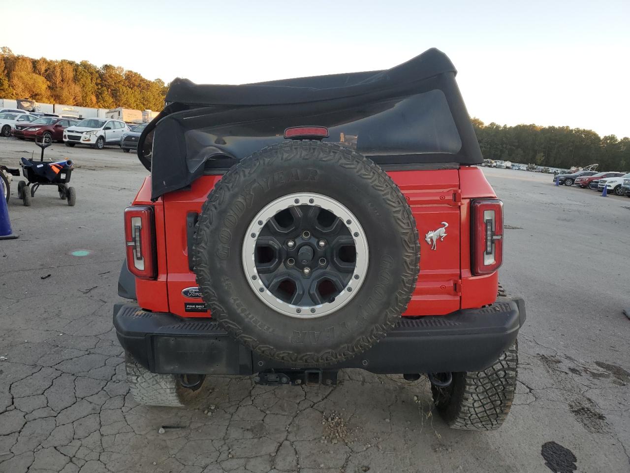 2023 Ford Bronco Base VIN: 1FMEE5DH8PLB33825 Lot: 92269255