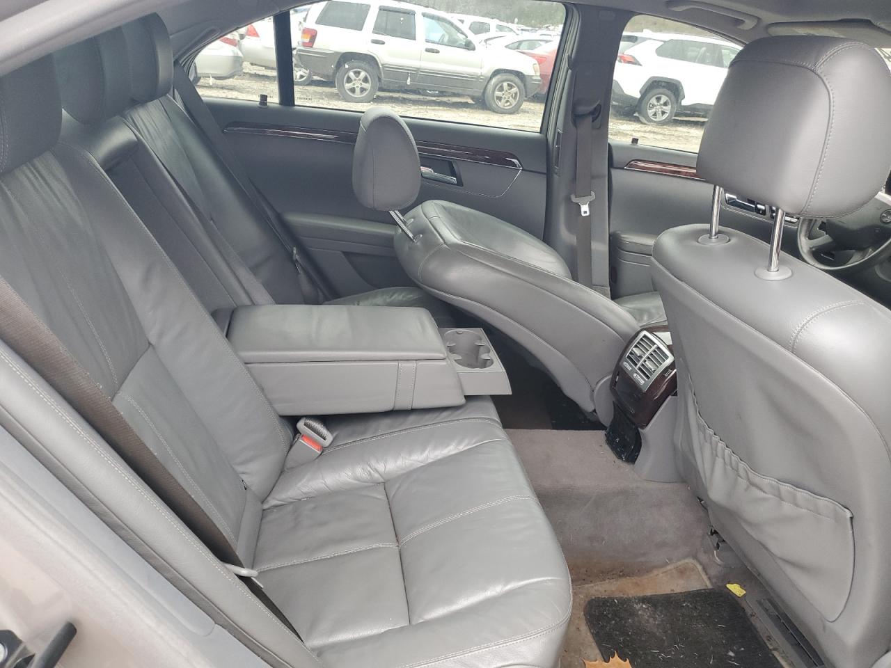 2007 Mercedes-Benz S 550 VIN: WDDNG71X17A045660 Lot: 93249545