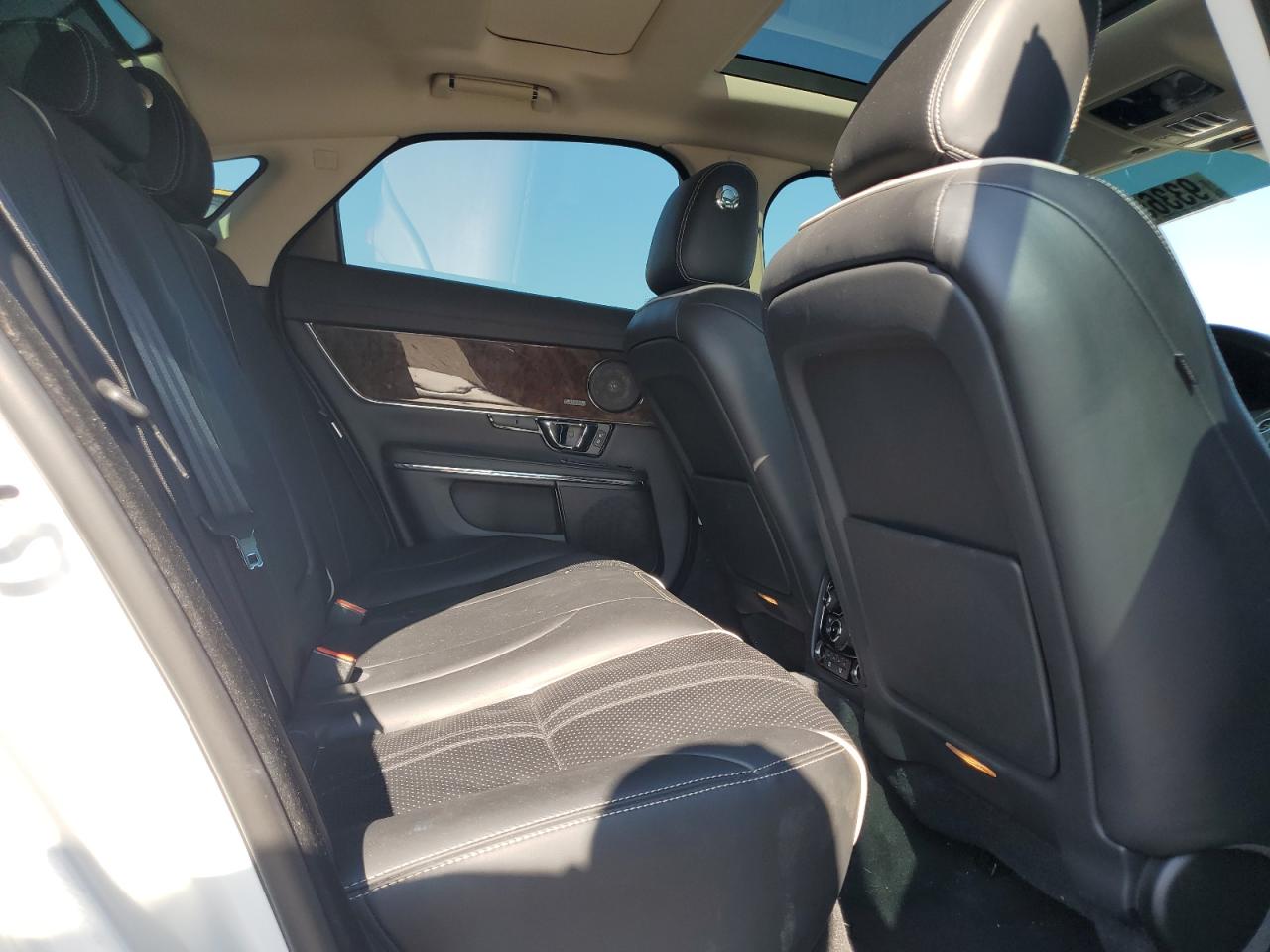 2019 Jaguar Xj R - Sport VIN: SAJWA1C72K8W21171 Lot: 93365265