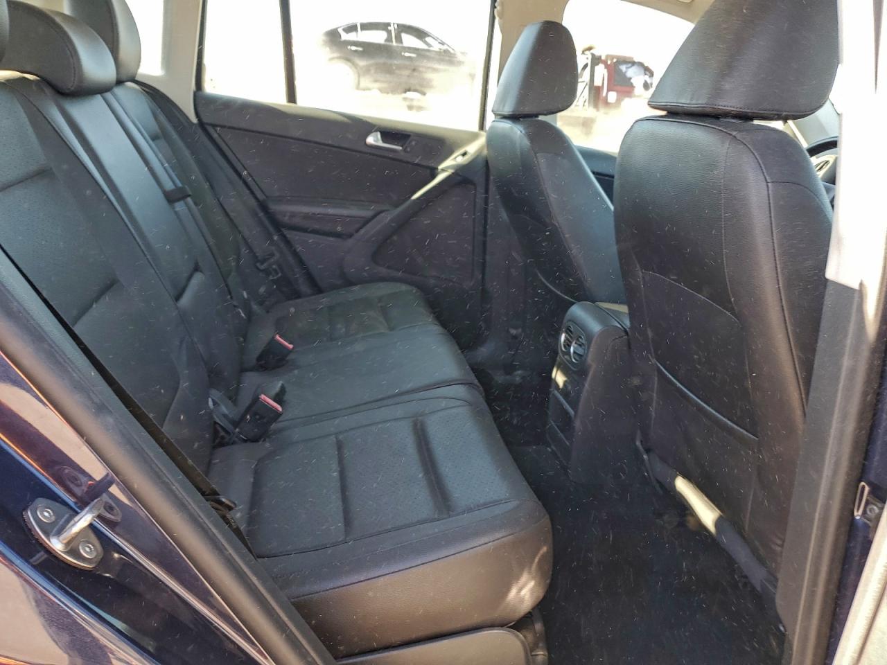 2016 Volkswagen Tiguan S VIN: WVGAV7AX2GW576279 Lot: 94748285