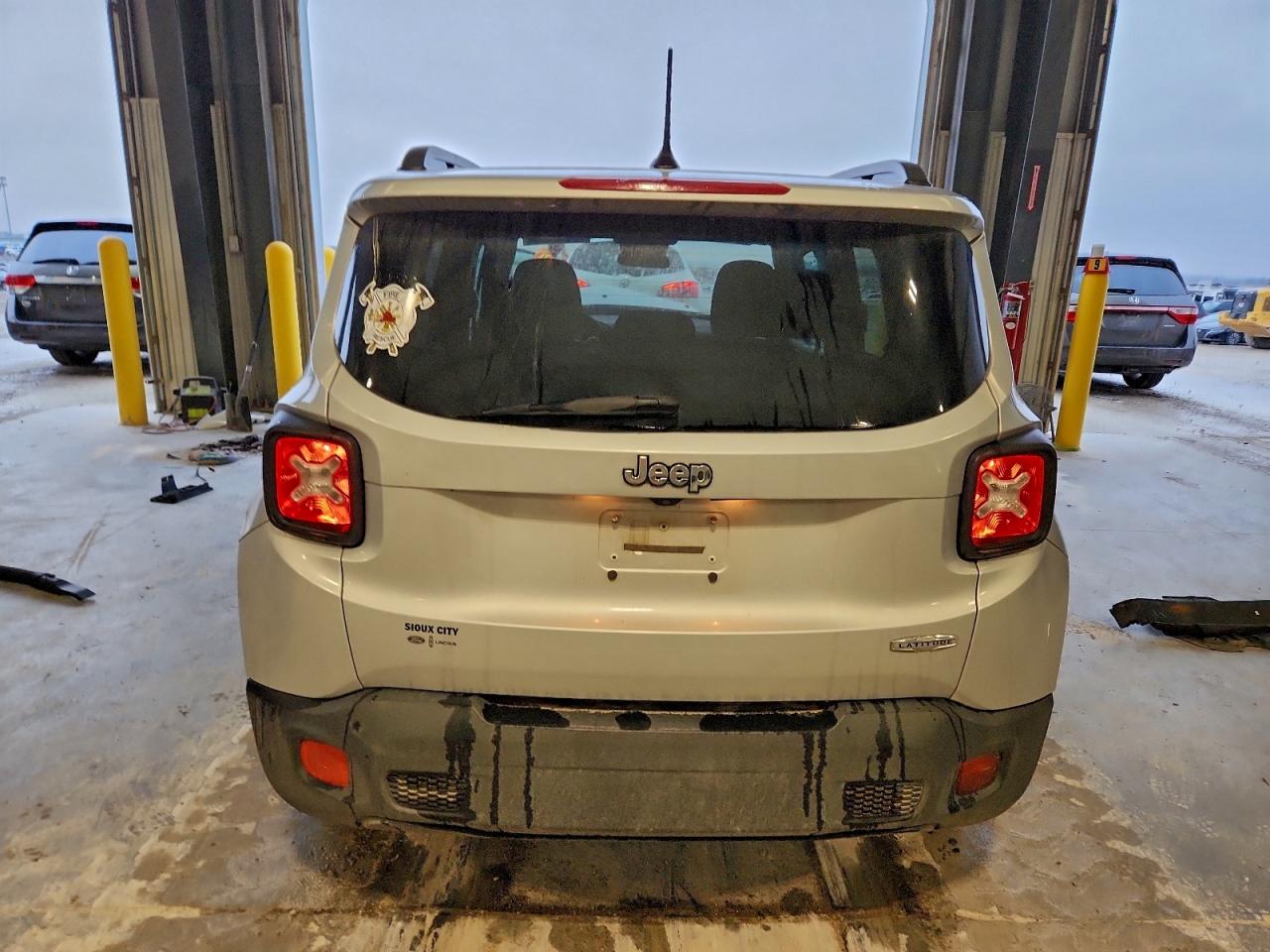 2016 Jeep Renegade Latitude VIN: ZACCJABT3GPE19973 Lot: 93697255