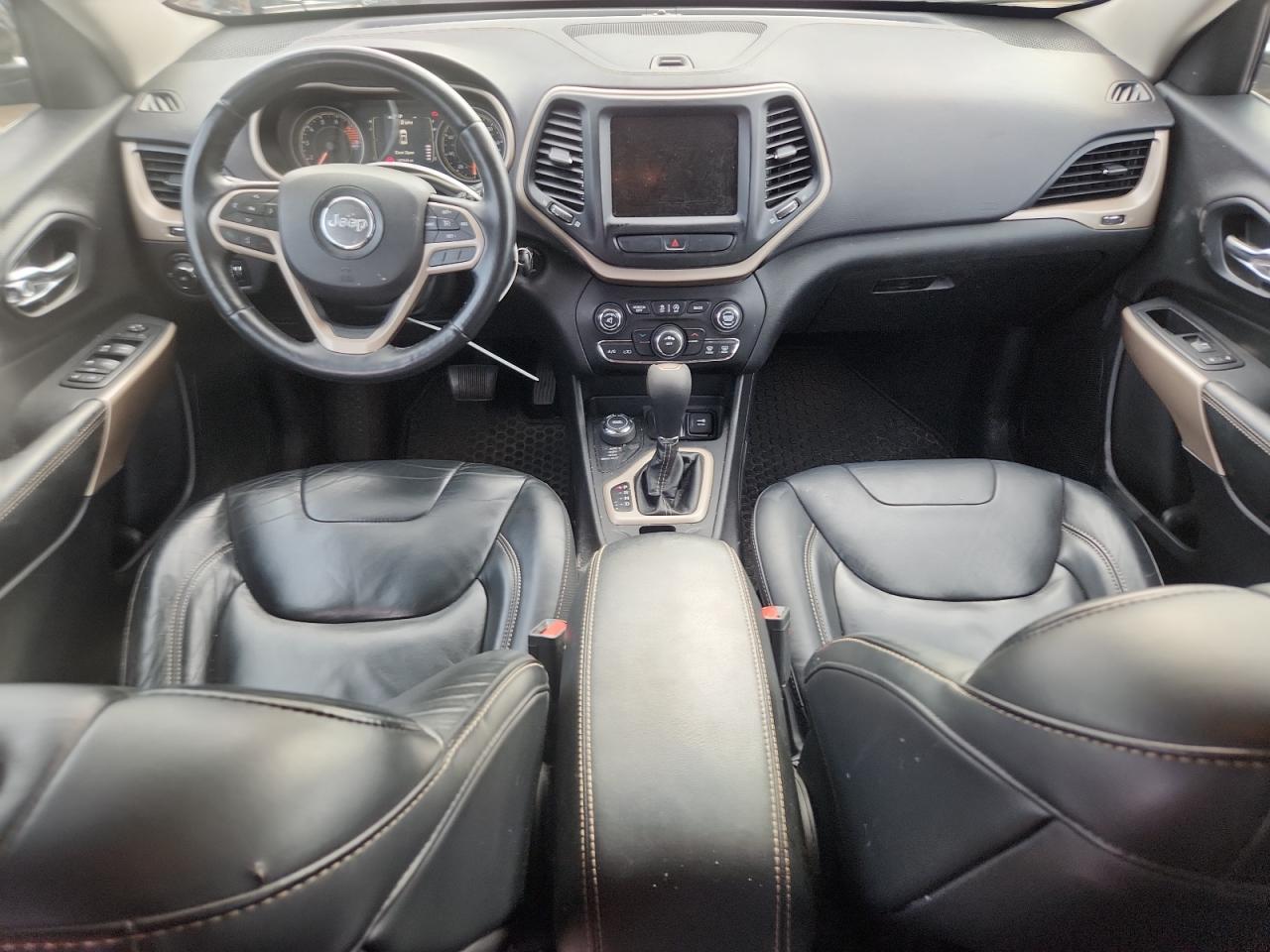 2017 Jeep Cherokee Latitude VIN: 1C4PJMCSXHW575585 Lot: 91012425