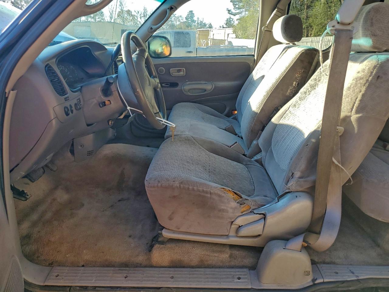 2002 Toyota Tundra Access Cab Limited VIN: 5TBBT48122S235271 Lot: 93610875