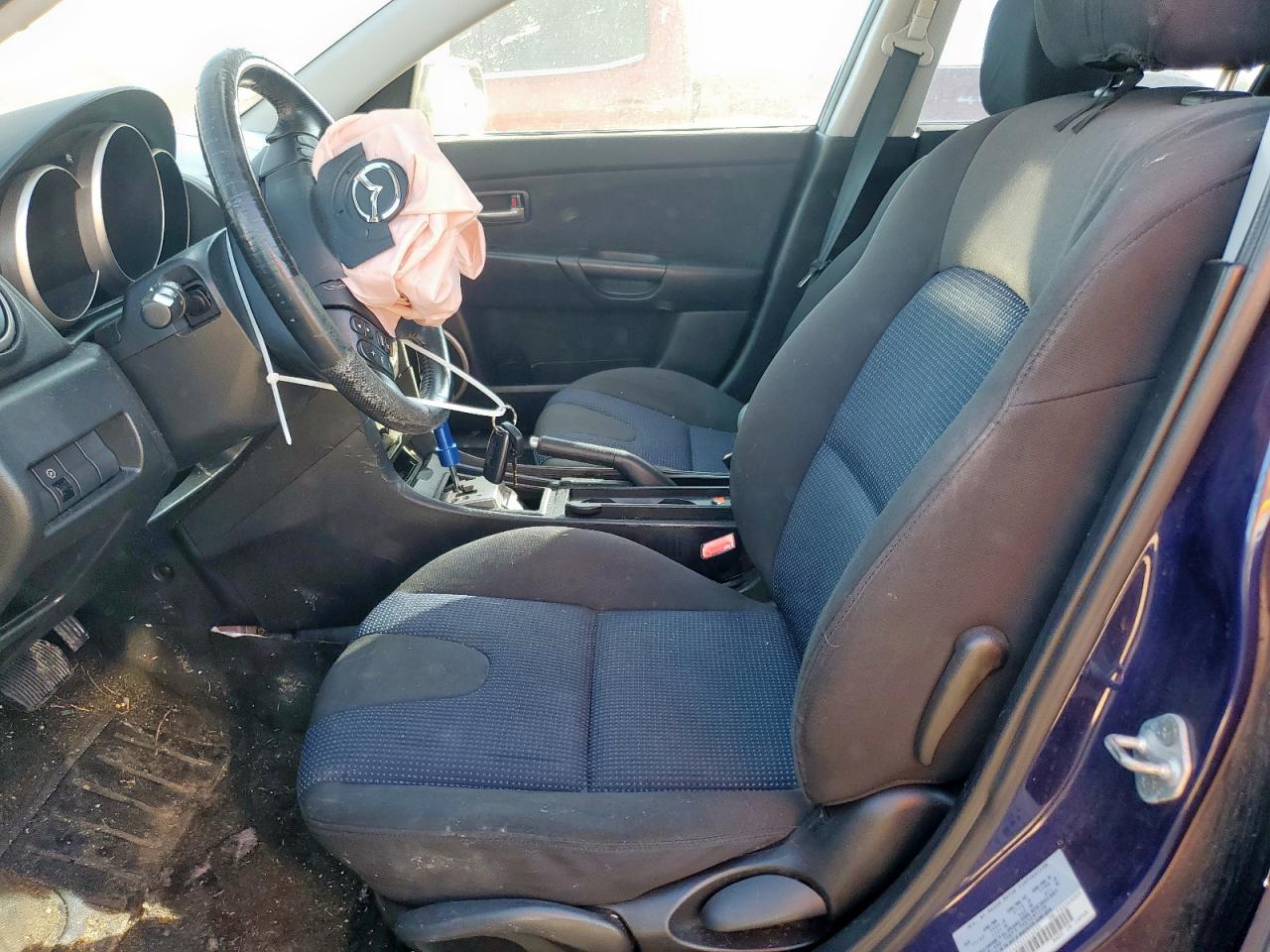 2004 Mazda 3 Hatchback VIN: JM1BK143741114235 Lot: 90833545