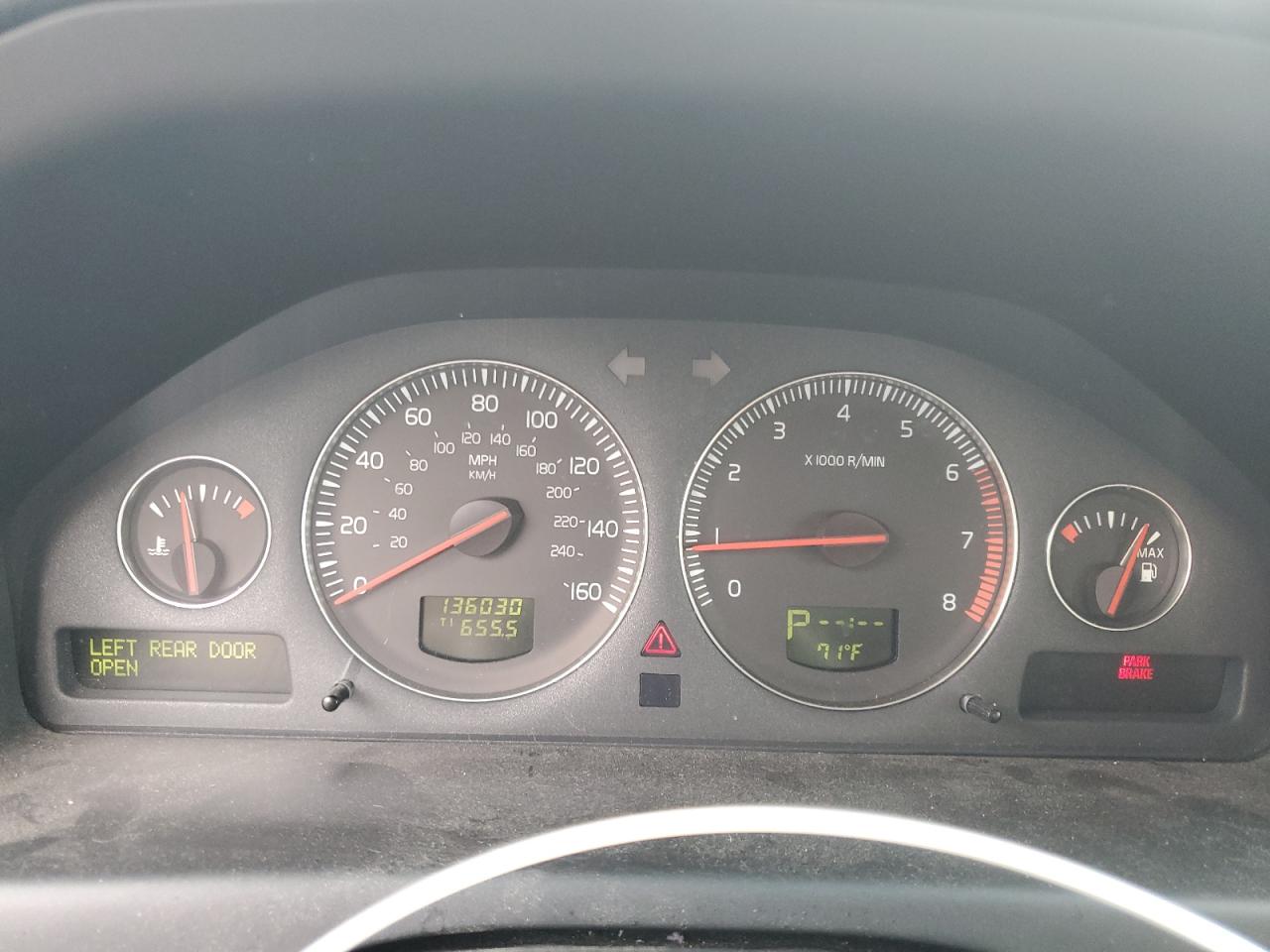 2005 Volvo S60 2.5T VIN: YV1RS592052482137 Lot: 93329865