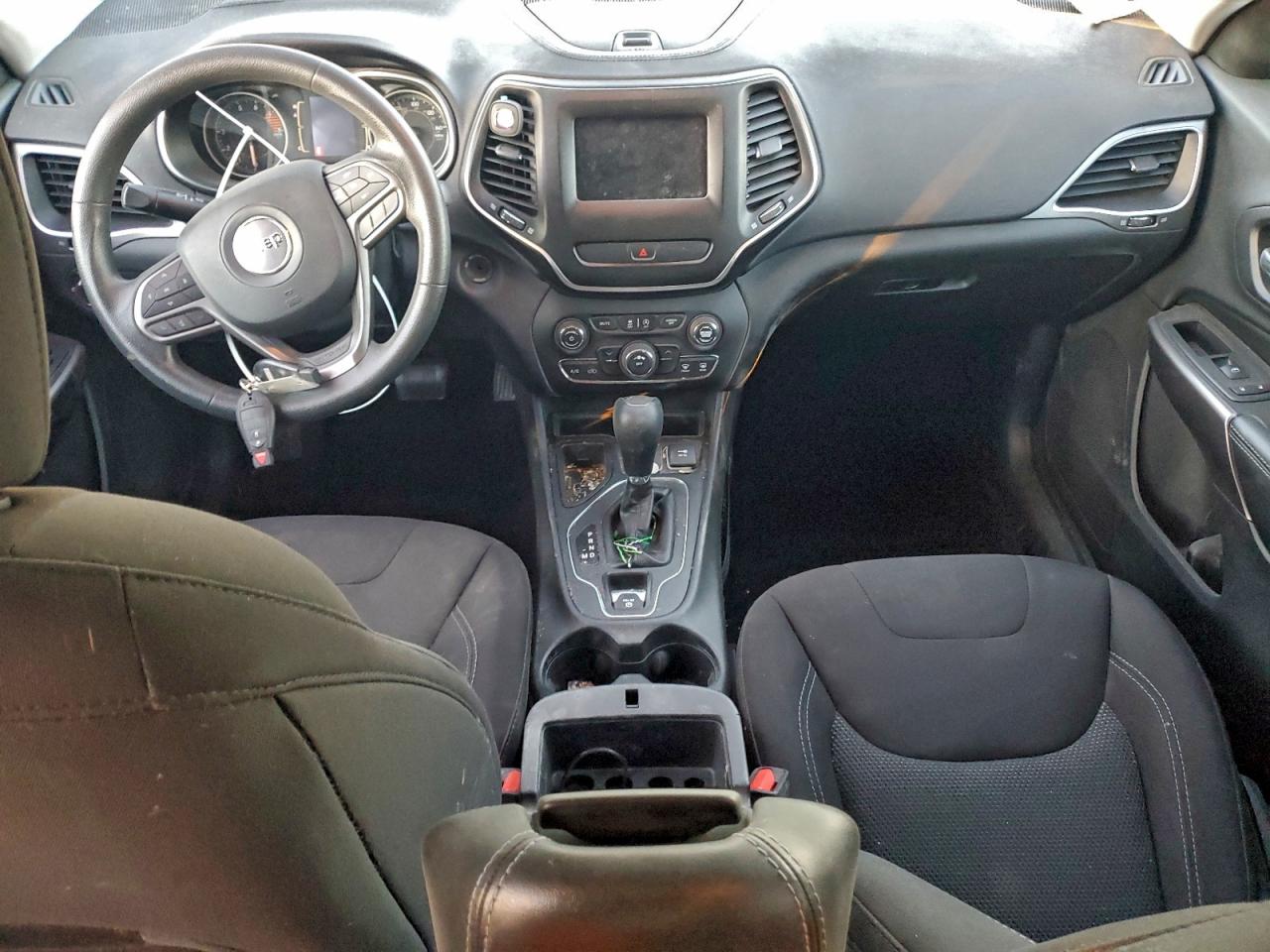 2019 Jeep Cherokee Latitude VIN: 1C4PJLCX3KD266338 Lot: 94274465