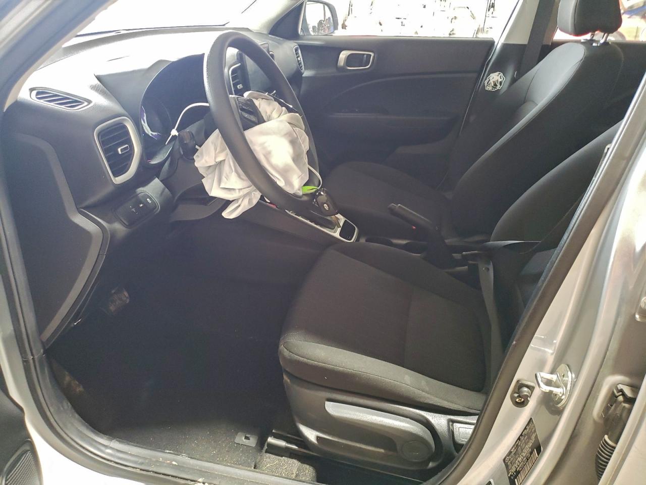 2022 Hyundai Venue Se VIN: KMHRB8A39NU142318 Lot: 93615595