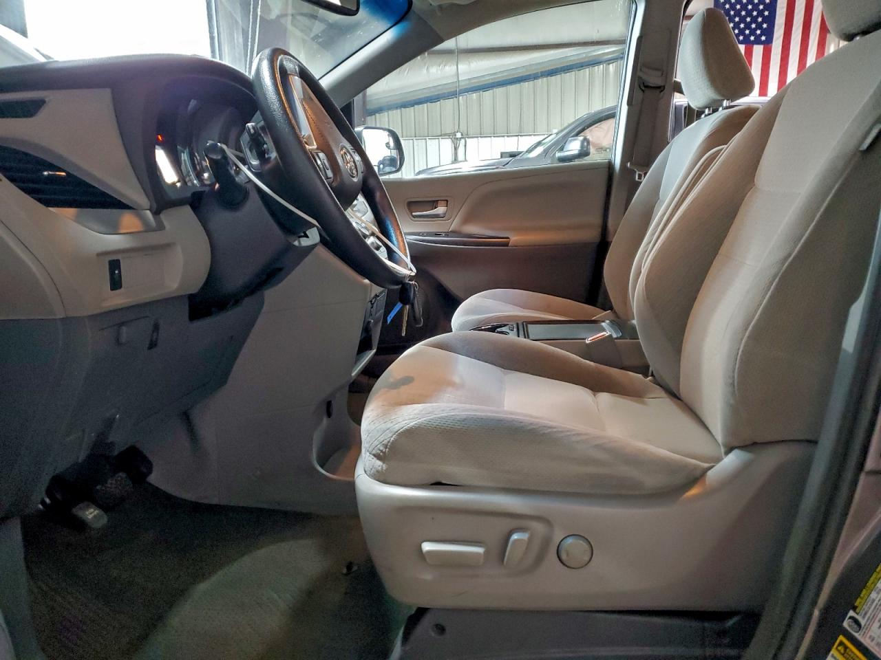 2015 Toyota Sienna Le VIN: 5TDJK3DC8FS127475 Lot: 94174995