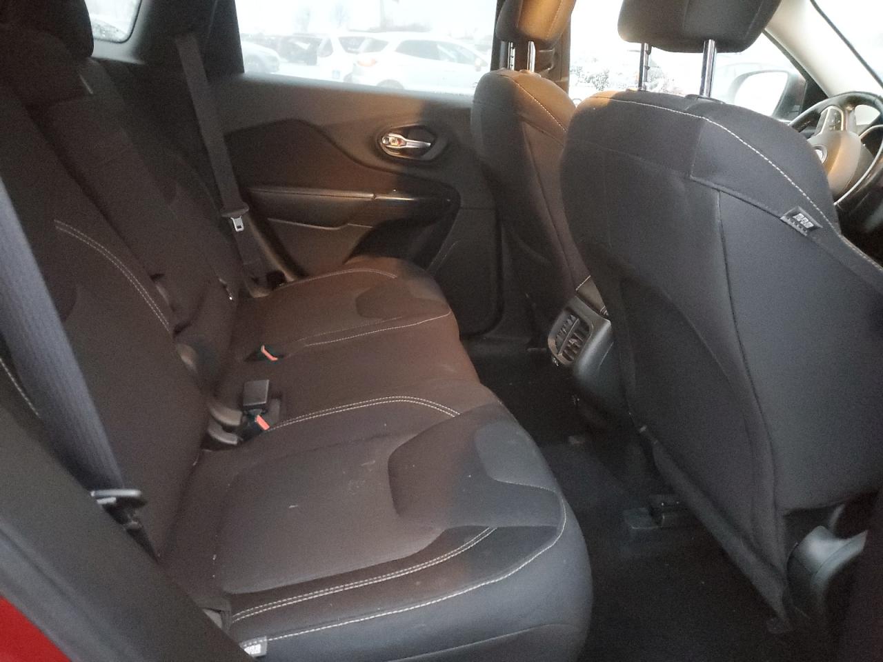 2015 Jeep Cherokee Latitude VIN: 1C4PJMCSXFW708665 Lot: 92162735