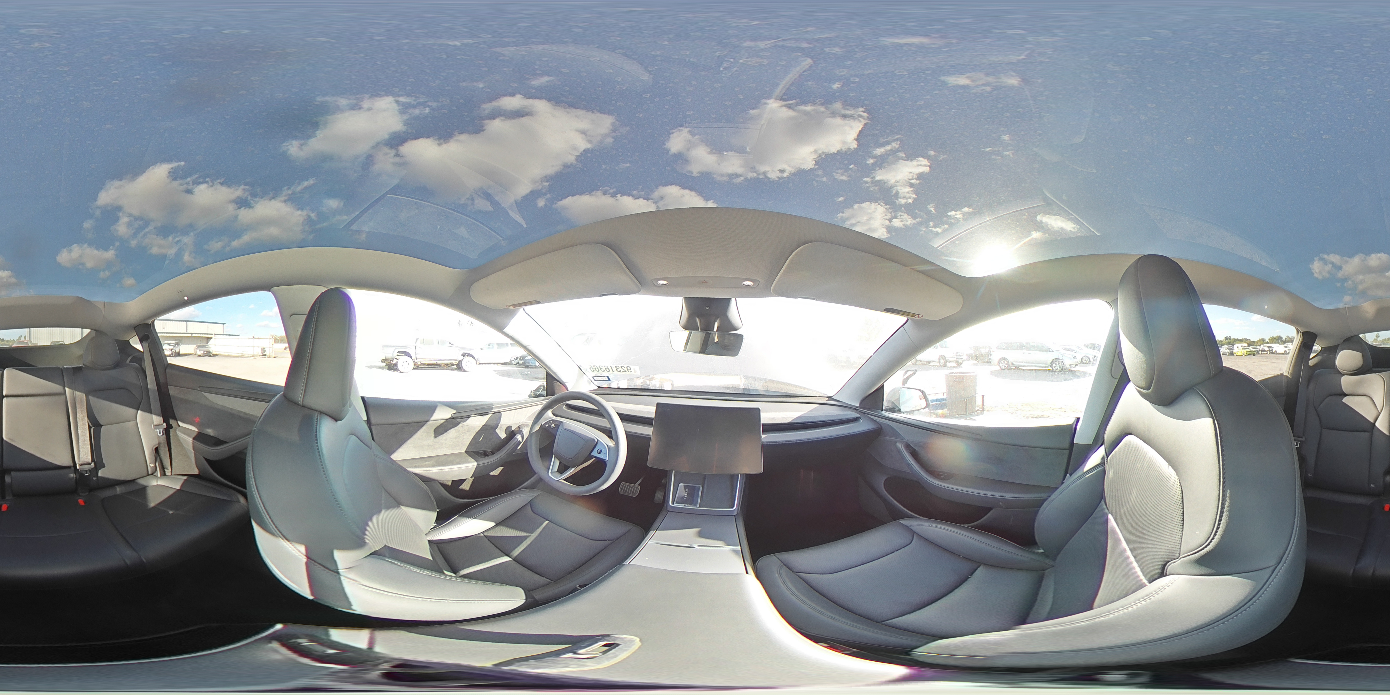 2026 Tesla Model Y VIN: 7SAYGDEE2TA381284 Lot: 92316365