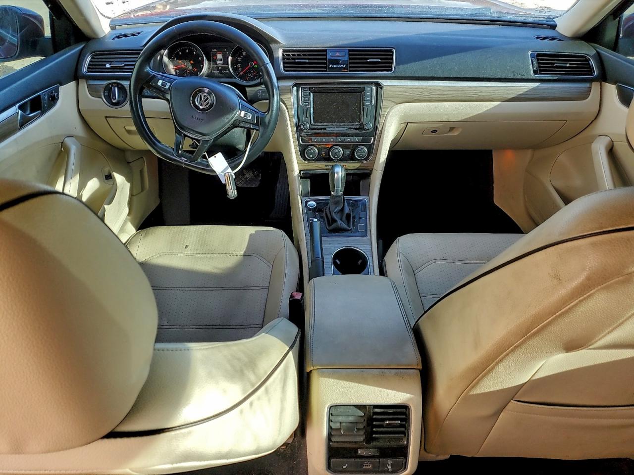 2018 Volkswagen Passat Se VIN: 1VWBA7A35JC039199 Lot: 92222405