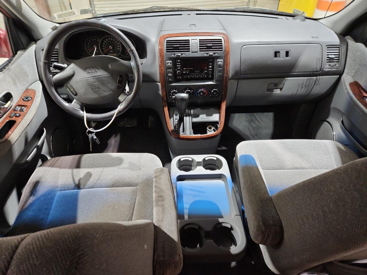 2003 Kia Sedona Ex VIN: KNDUP131436378198 Lot: 92449685