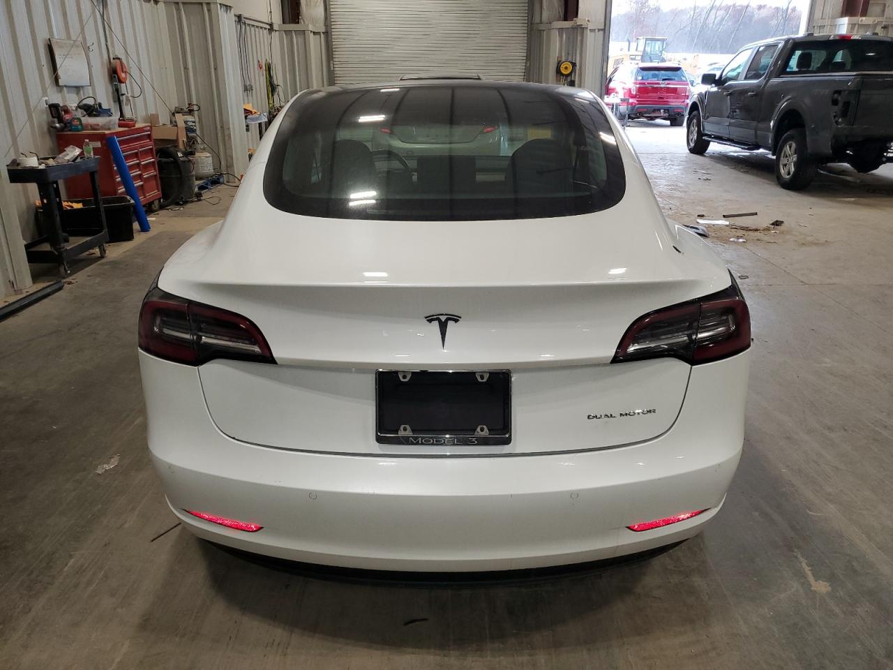 2019 Tesla Model 3 VIN: 5YJ3E1EB3KF493904 Lot: 92351125