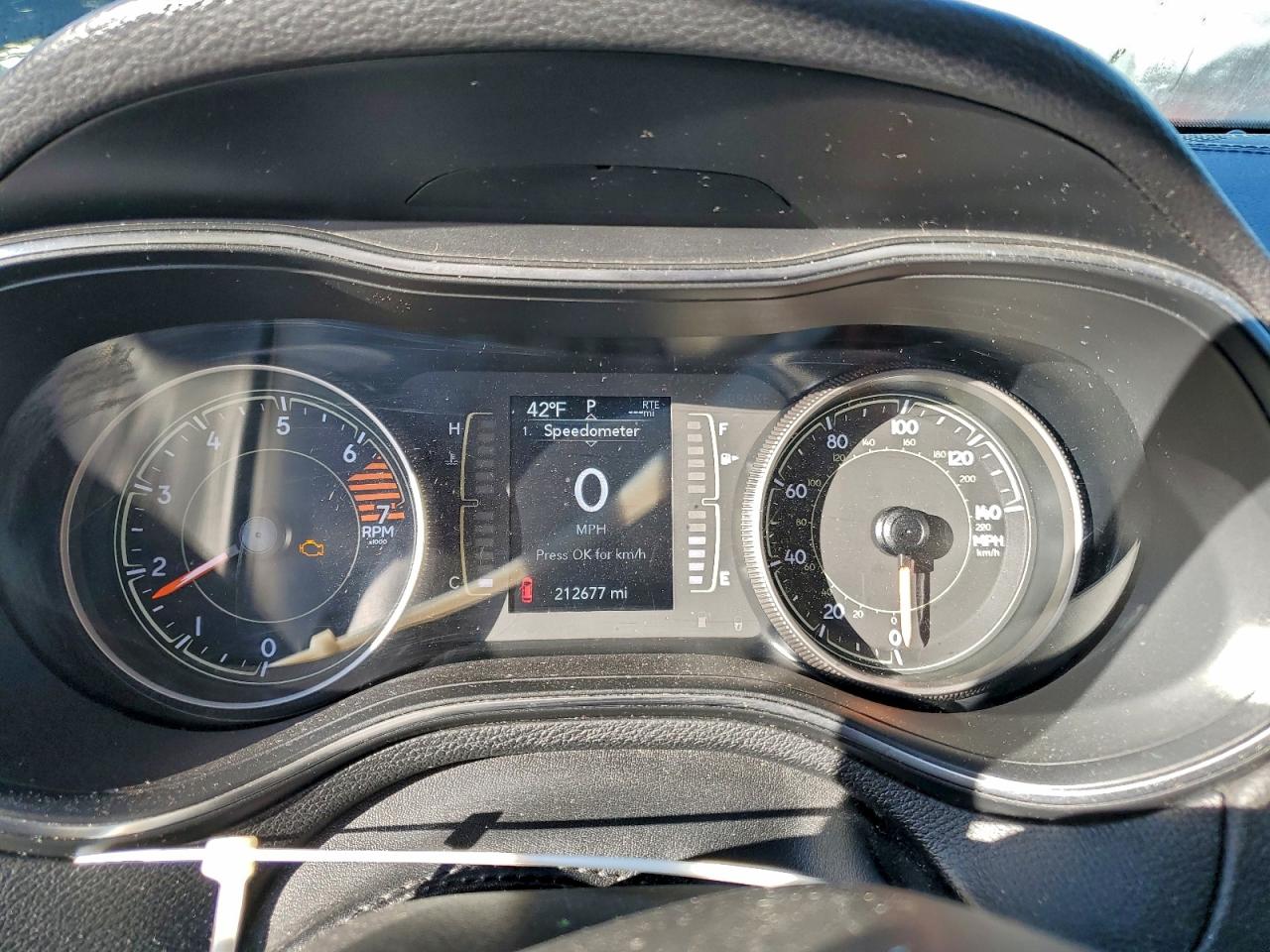 2019 Jeep Cherokee Latitude Plus VIN: 1C4PJMLB2KD212782 Lot: 94107335