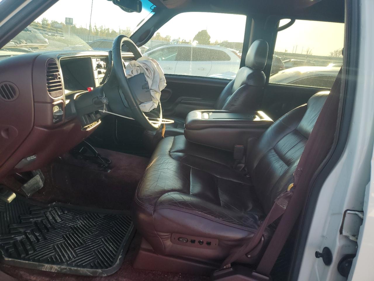 1999 Chevrolet Suburban K1500 VIN: 1GNFK16R5XJ386894 Lot: 91017225