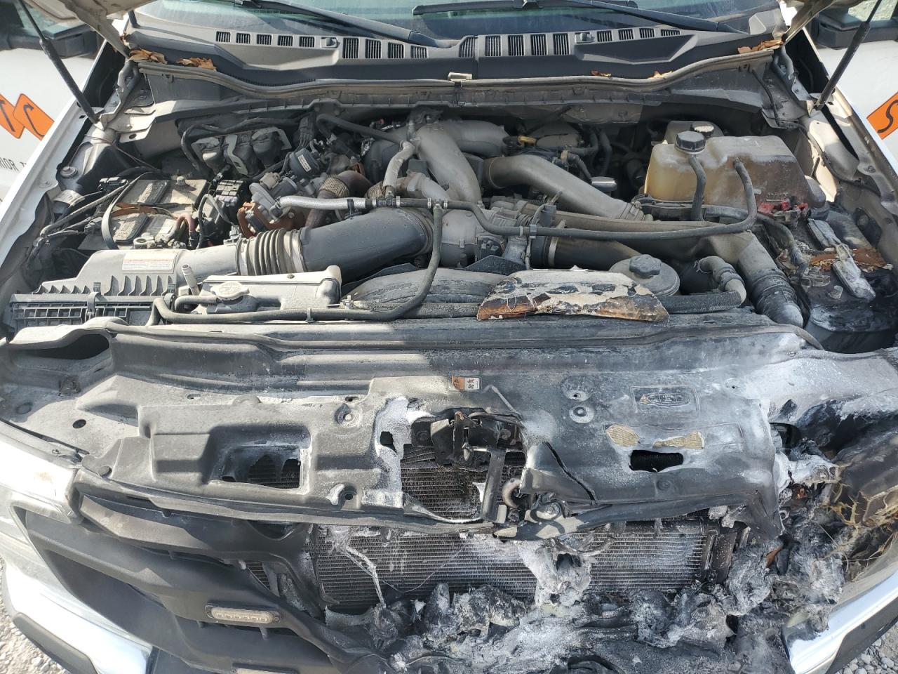 2022 Ford F350 Super Duty Flatbed Truck VIN: 1FD8X3GT5NED72181 Lot: 92091465