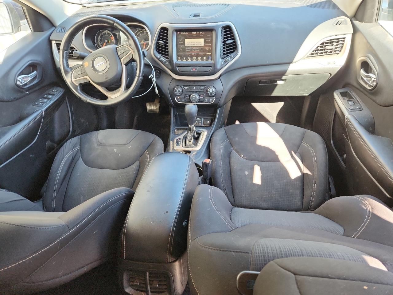 2016 Jeep Cherokee Latitude VIN: 1C4PJLCBXGW233949 Lot: 91675755