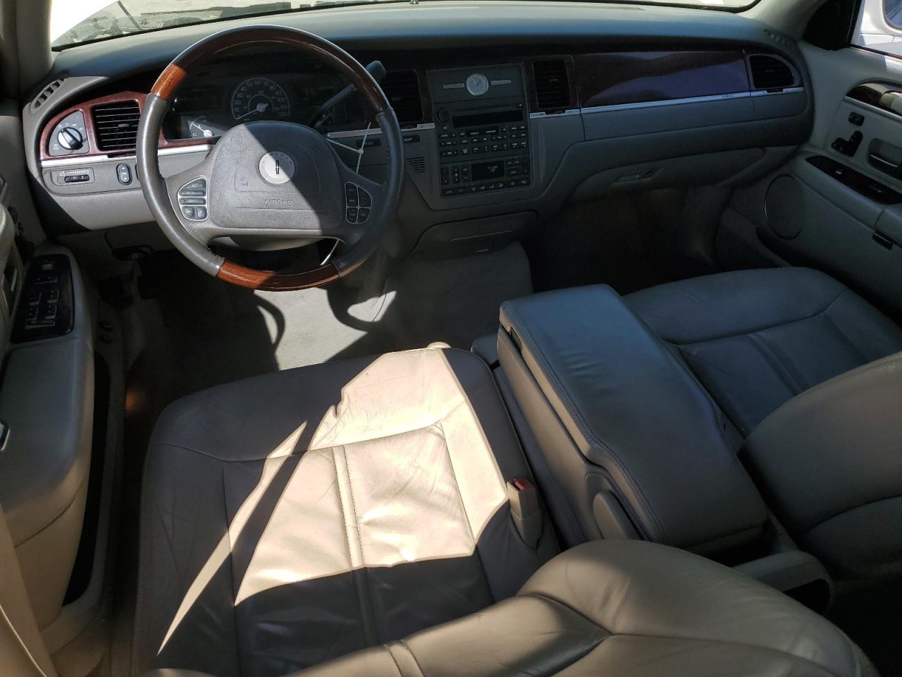 2003 Lincoln Town Car Cartier VIN: 1LNHM83W13Y610366 Lot: 93138225