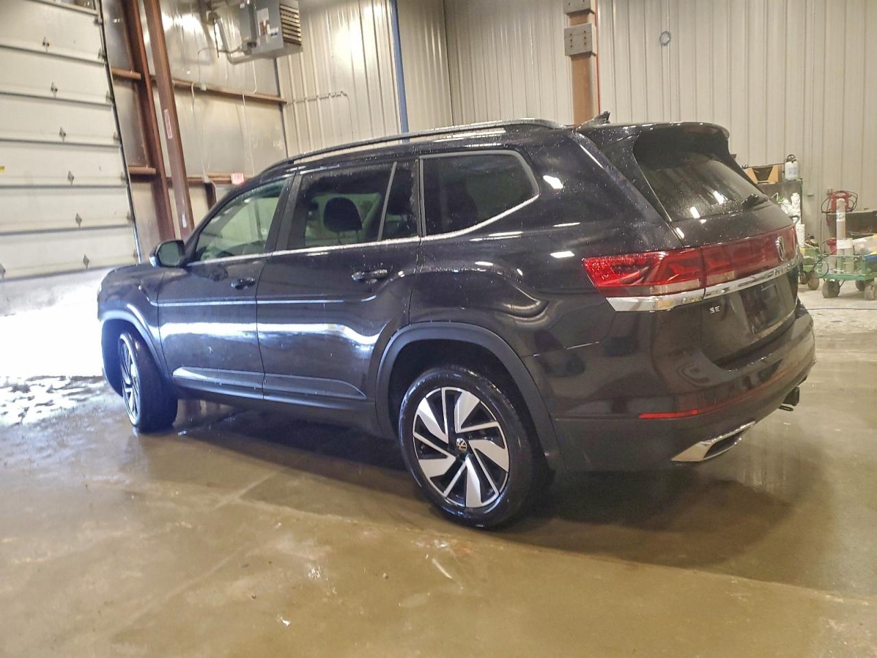 Фото: 1V2HR2CA4SC504351