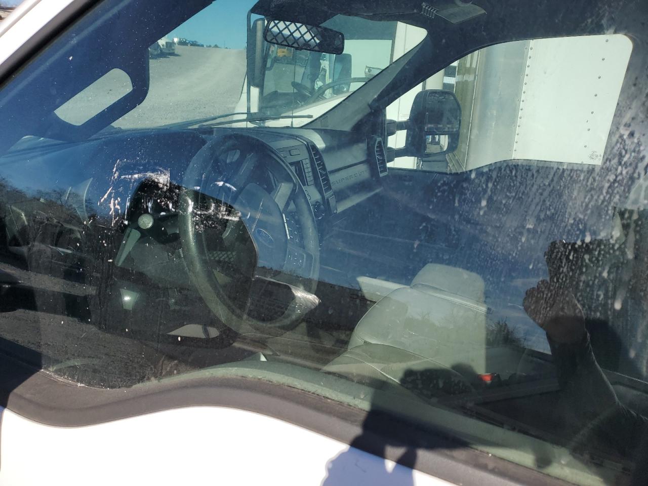 2017 Ford F550 Super Duty Flatbed Truck VIN: 1FDUF5GY7HED72566 Lot: 92784315