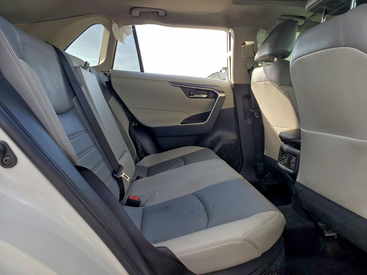 2022 Toyota Rav4 Xle Premium VIN: JTMB6RFV3ND076293 Lot: 93890195