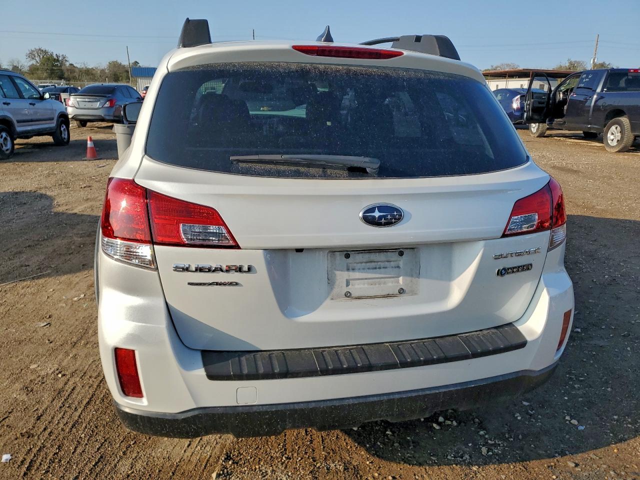 2014 Subaru Outback 2.5I Limited VIN: 4S4BRCPC7E3323110 Lot: 93839225