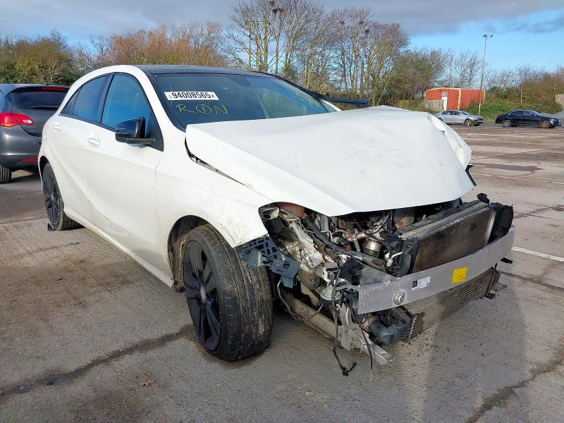 2015 MERCEDES-BENZ A200 BLUEEFFICIENCY SPORT 