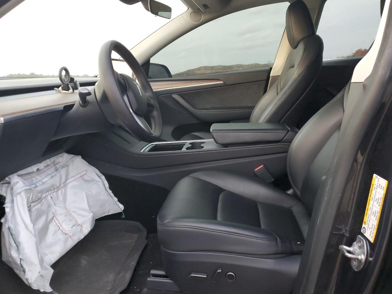 2024 Tesla Model Y VIN: 7SAYGAEE1RF116155 Lot: 90947775