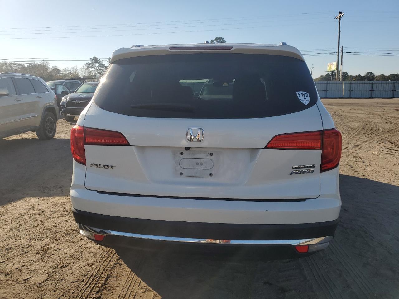 2017 Honda Pilot Touring VIN: 5FNYF6H91HB017944 Lot: 92461055
