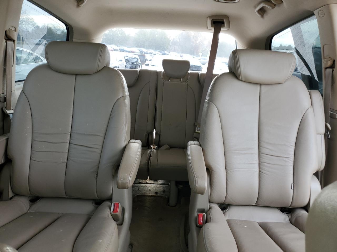 2007 Kia Sedona Ex VIN: KNDMB233076112057 Lot: 92804235