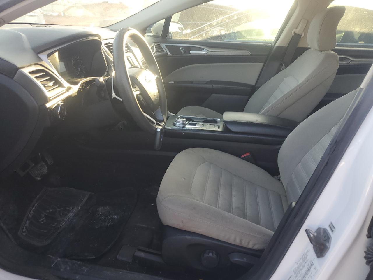 2017 Ford Fusion S VIN: 3FA6P0G77HR151377 Lot: 92389855