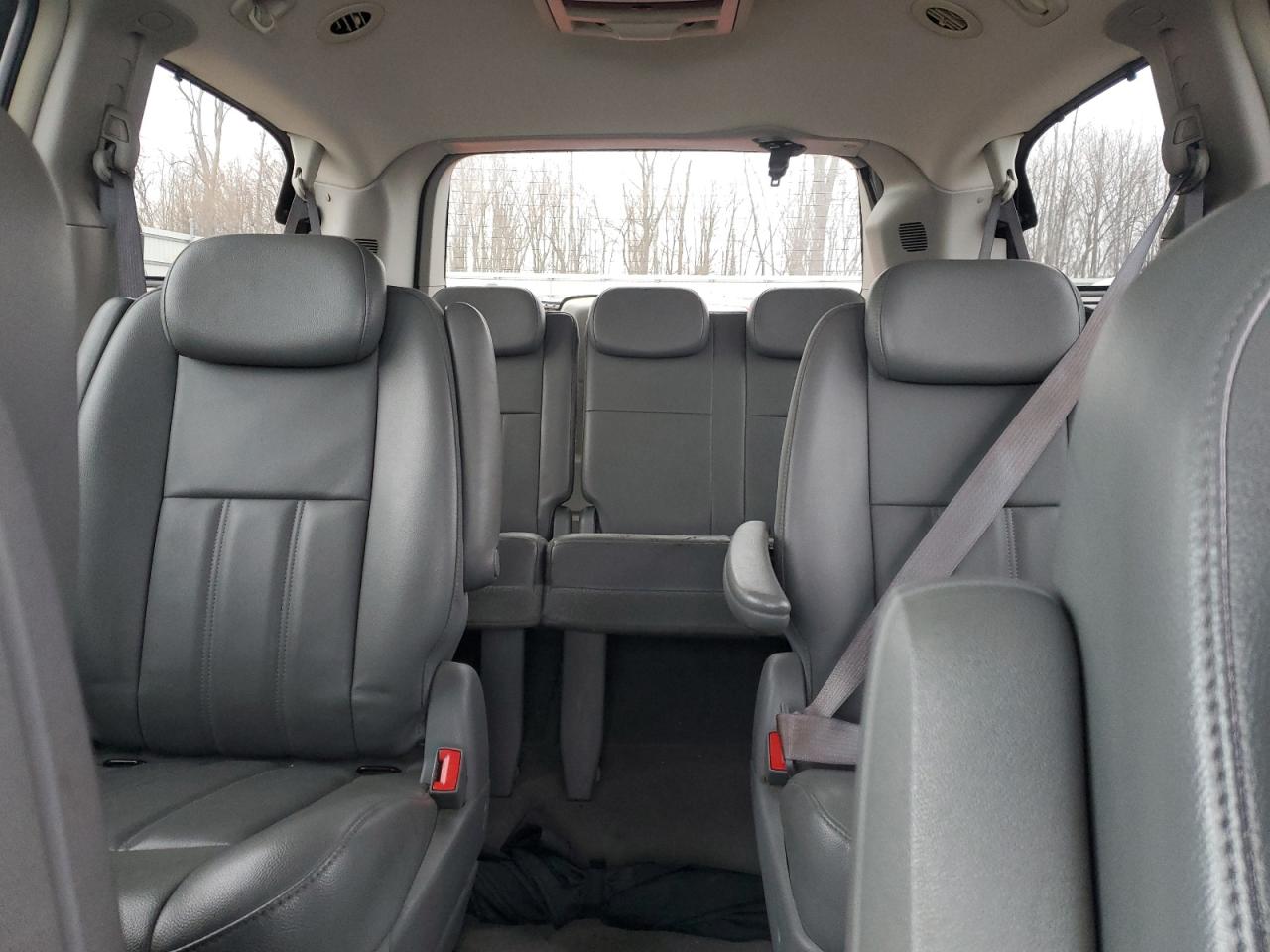 2010 Chrysler Town & Country Touring VIN: 2A4RR5D1XAR109452 Lot: 92166195