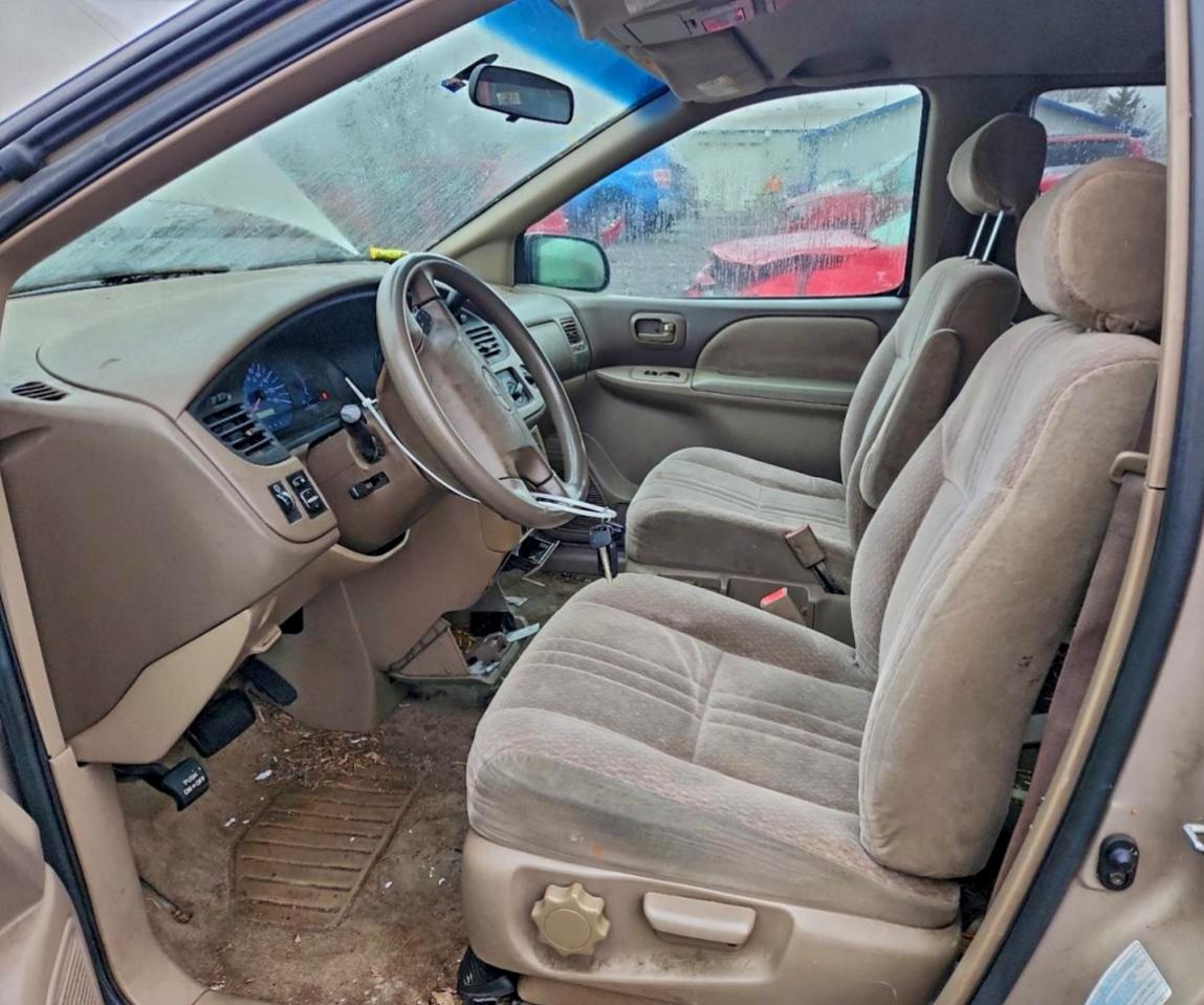 2002 Toyota Sienna Ce VIN: 4T3ZF19C22U437697 Lot: 93369725