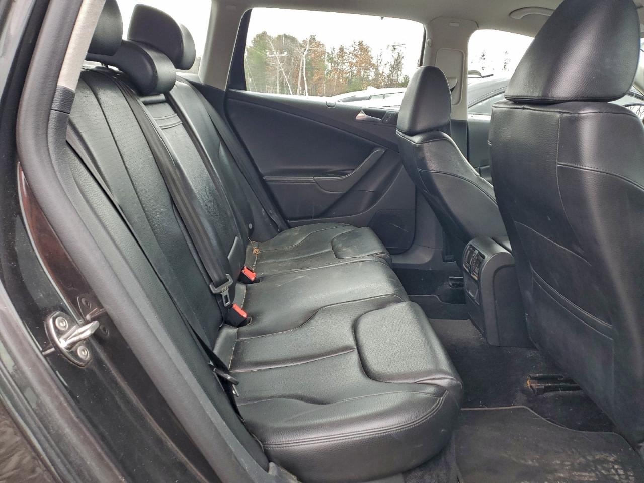 2010 Volkswagen Passat Komfort VIN: WVWXM7AN6AE104776 Lot: 93528245