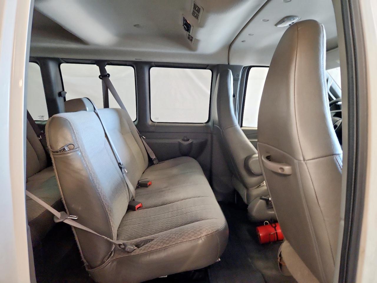 2017 Chevrolet Express G2500 Lt VIN: 1GAWGFFFXH1204811 Lot: 92673835