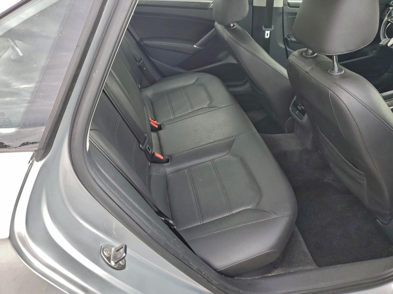 2017 Volkswagen Passat Se VIN: 1VWBT7A3XHC062479 Lot: 94295925