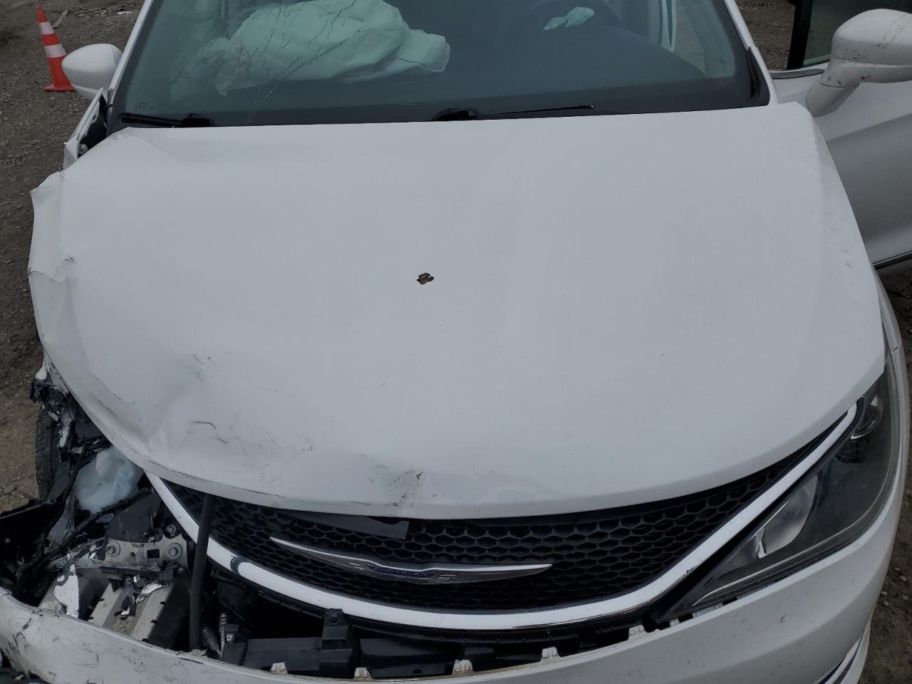 2020 Chrysler Pacifica Touring L VIN: 2C4RC1BG1LR280701 Lot: 93618725