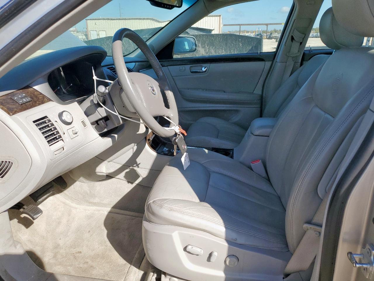 2008 Cadillac Dts VIN: 1G6KD57Y78U111660 Lot: 92628595