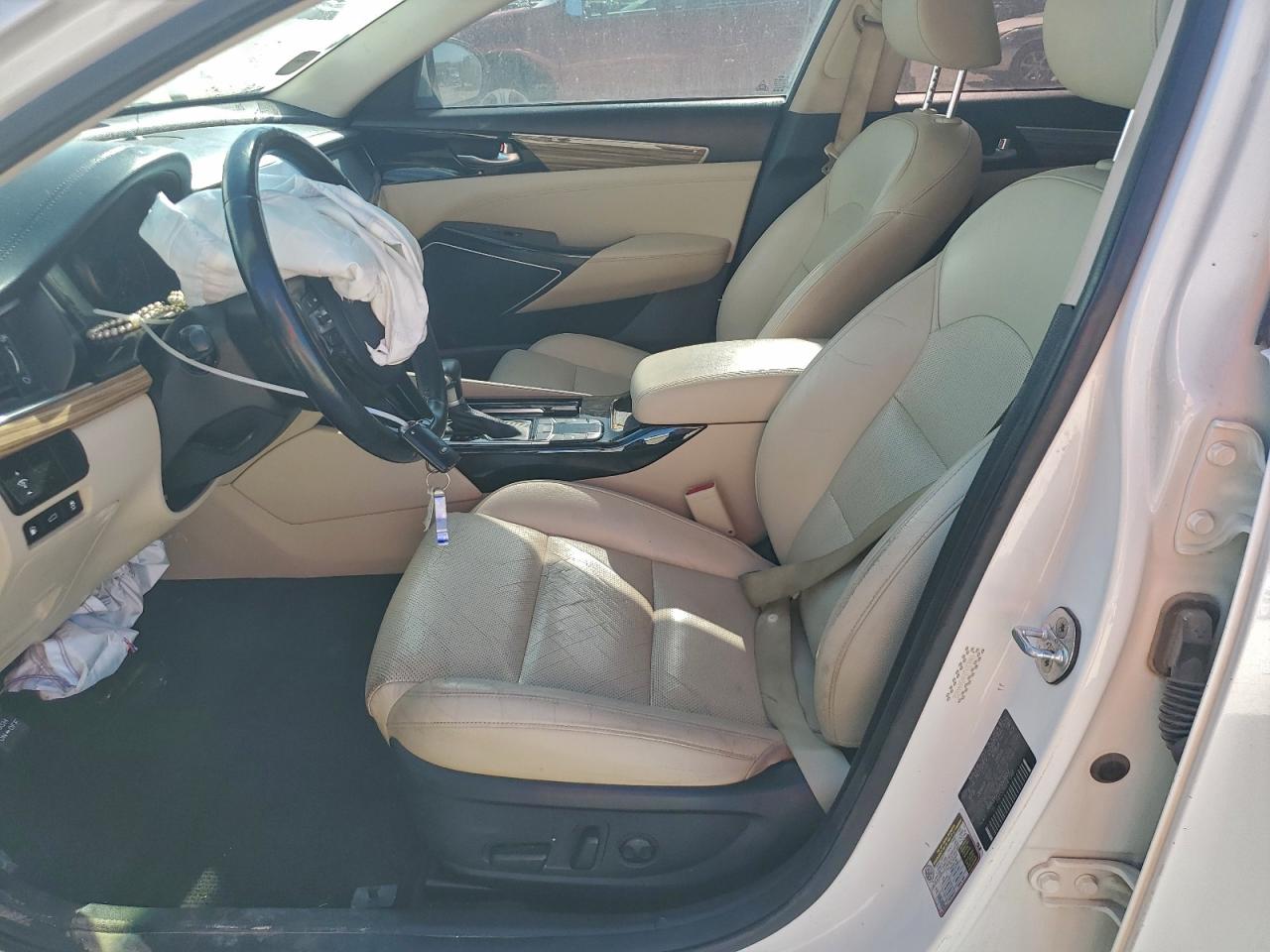 2017 Kia Cadenza Premium VIN: KNALB4J16H5044652 Lot: 94436885