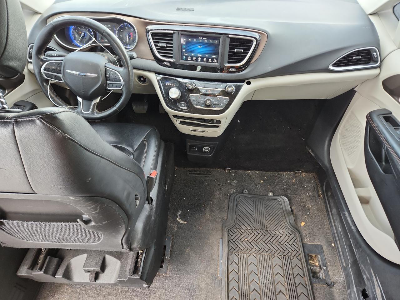 2019 Chrysler Pacifica Touring L VIN: 2C4RC1BG2KR603393 Lot: 90719745