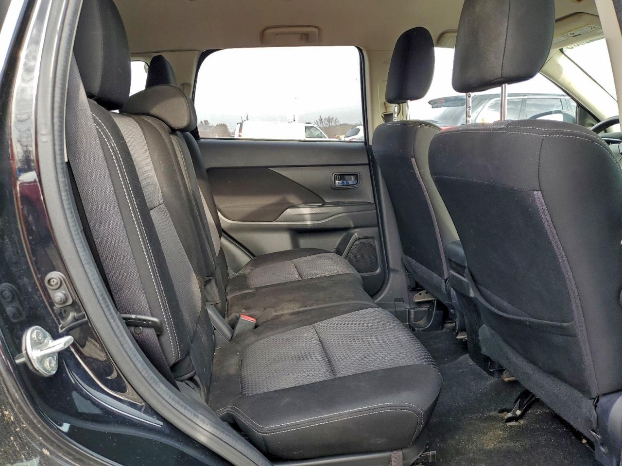 2017 Mitsubishi Outlander Es VIN: JA4AZ2A34HZ014967 Lot: 93727745