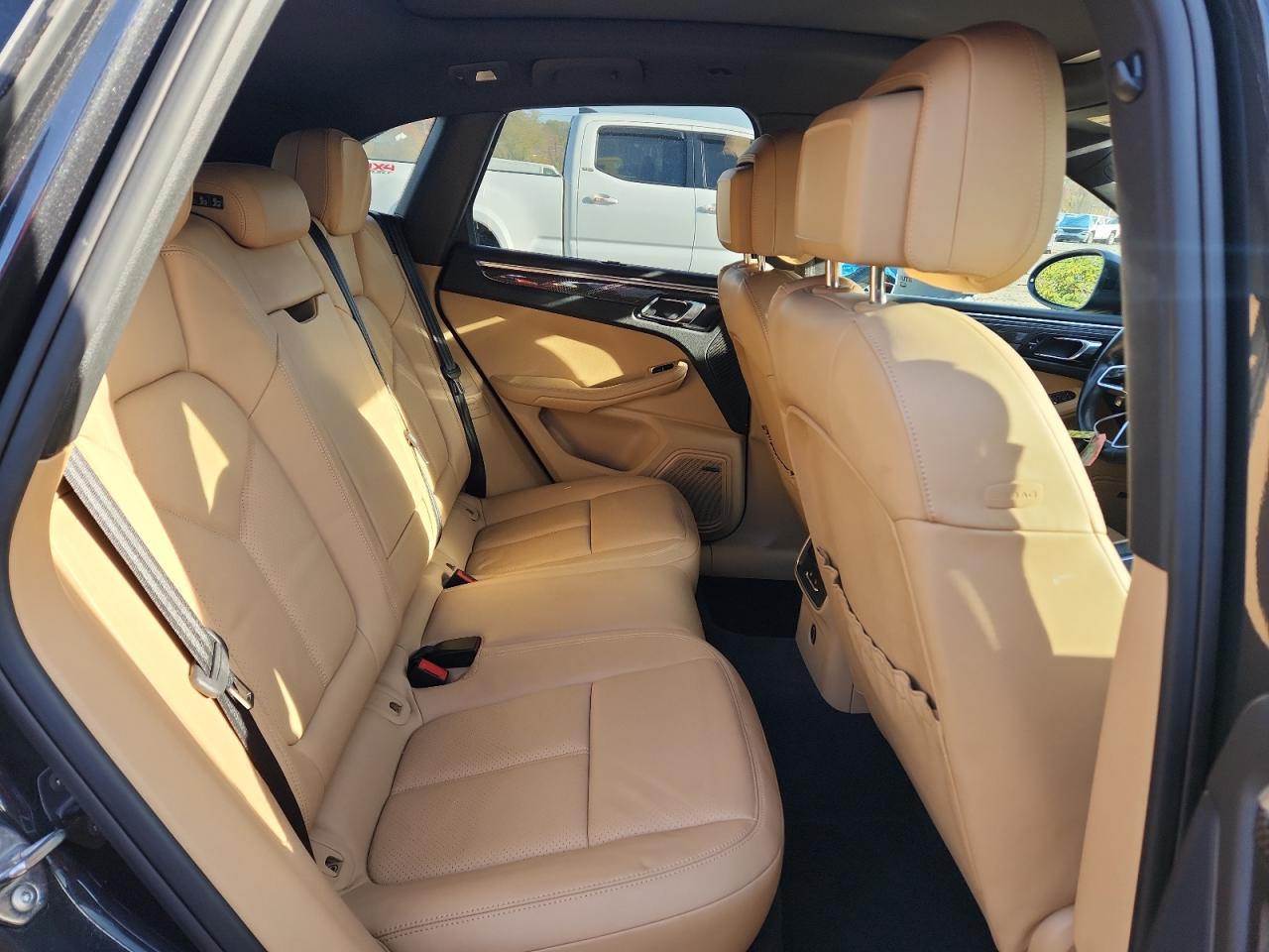 2018 Porsche Macan S VIN: WP1AB2A51JLB37032 Lot: 91819835