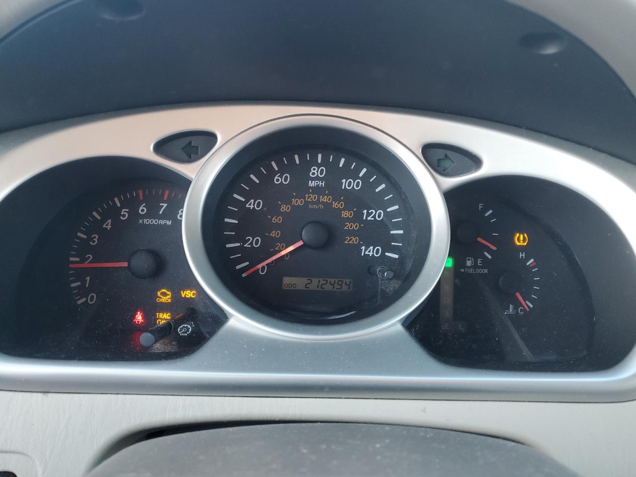 2004 Toyota Highlander Base VIN: JTEDP21A940026811 Lot: 92863205