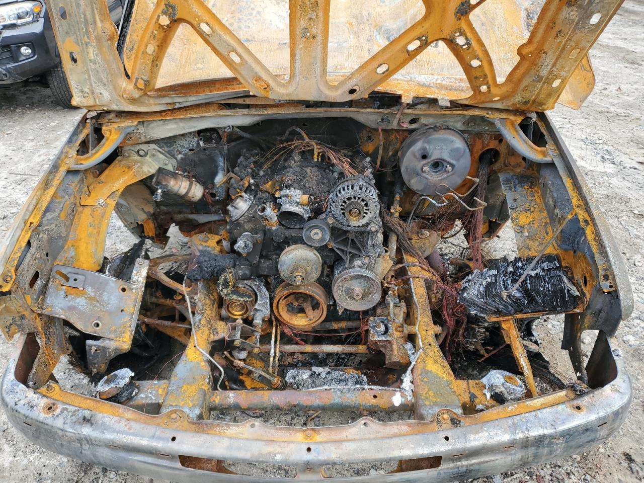 2002 Chevrolet Silverado K1500 VIN: 2GCEK19T121258022 Lot: 92391675